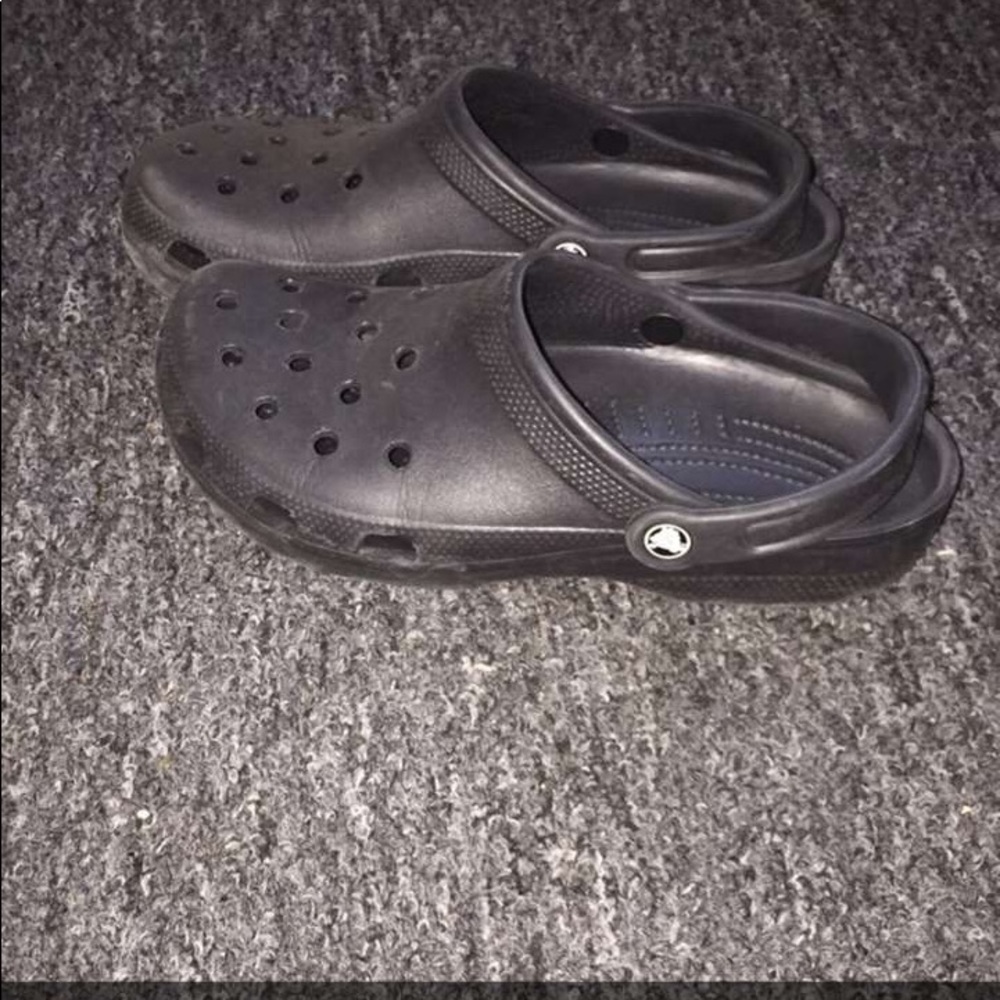 Black crocs